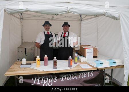 Cudham, UK. 11 mai 2014. Rouleaux de bacon et hamburgers étaient en vente pour récolter des fonds pour le St Christopher's Hospice pendant les bluebell wal Crédit : Keith Larby/Alamy Live News Banque D'Images