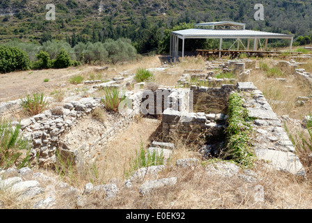 Ruines du bâtiment au site archéologique Katsivelos Eleutherna Antique Crète Grèce Ce site situé sur la pente de l'Est Banque D'Images