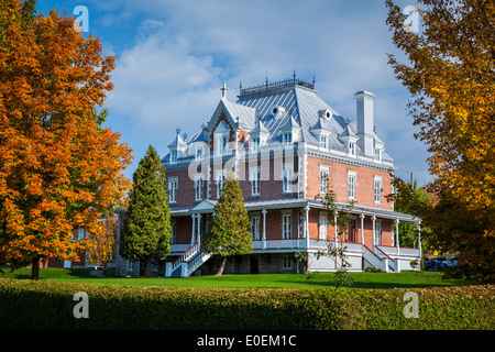 Une maison dans le village des Cantons de l'Est de Saint Joseph, Québec, Canada. Banque D'Images