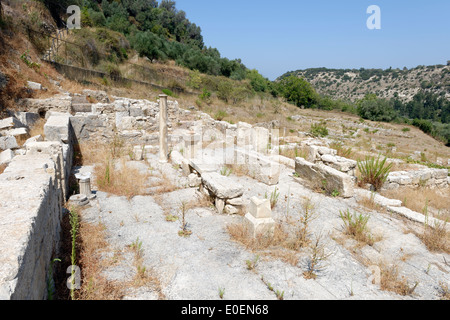 Ruines du bâtiment au site archéologique Katsivelos Eleutherna Antique Crète Grèce Ce site situé sur la pente de l'Est Banque D'Images