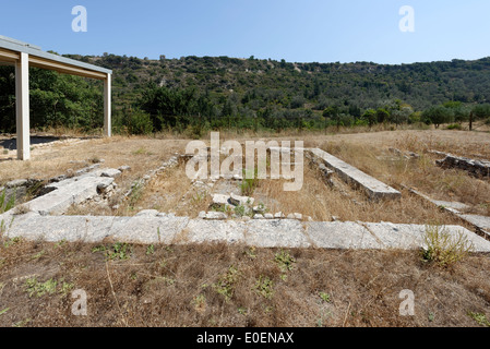 Ruines du bâtiment au site archéologique Katsivelos Eleutherna Antique Crète Grèce Ce site situé sur la pente de l'Est Banque D'Images