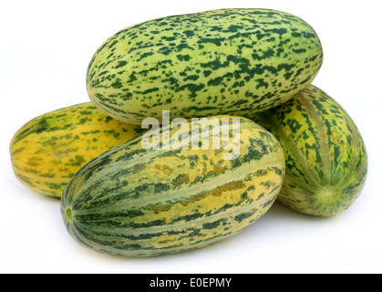 Mushkmelon fraîche sur fond blanc Banque D'Images