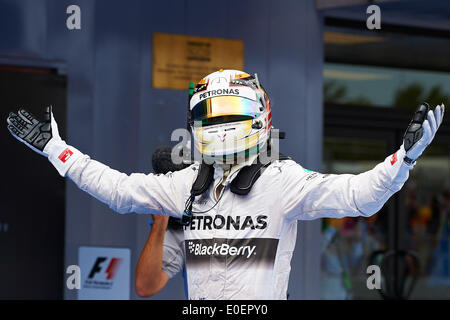 Montmelo, Espagne. Le 11 mai, 2014. Lewis Hamilton (Mercedes Petronas) célèbre après avoir remporté le Grand Prix de F1 espagnole au Circuit de Catalunya le 11 mai 2014 dans Montmelo, Espagne. Foto : S. Lau © dpa/Alamy Live News Crédit : afp photo alliance/Alamy Live News Banque D'Images