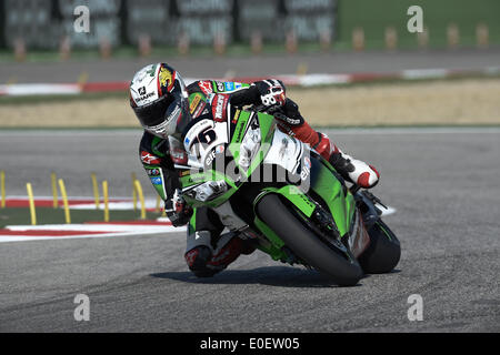 Imola, Italie. Le 11 mai, 2014. Loris Baz (KAWASAKI RACING TEAM) en action lors du Superbike World Championship tour 04 à Imola, Italie. Credit : Action Plus Sport/Alamy Live News Banque D'Images