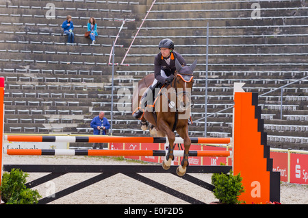 Champion olympique Sandra Auffahrt sur Opgun Louvo, Marbach Eventing, 11 mai, 2014 Banque D'Images