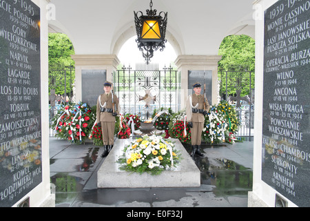 Monument au Soldat inconnu, la Place Pilsudski, Varsovie, Pologne Banque D'Images
