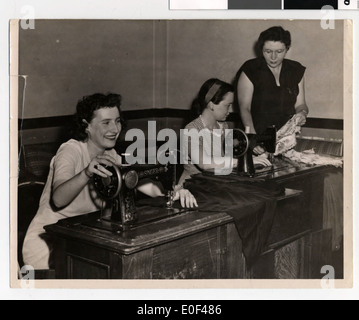 Les membres de la classe de couture au Centre d'enseignement juif à Saint Paul Banque D'Images