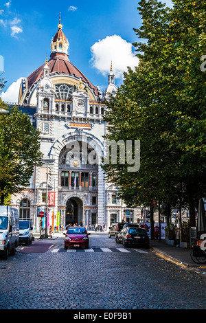 La gare centrale, Middenstatie, conçu par Louis Delacenserie. Banque D'Images