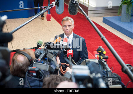 Bruxelles, Bxl, Belgique. 12 mai, 2014. Le Président suisse et président de l'OSCE Didier Burkhalter est titulaire au cours de la conférence de presse du Conseil européen des affaires étrangères à l'Union européenne siège à Bruxelles, Belgique Le 12.05.2014 ministres européens fera les derniers préparatifs pour le lancement d'un nouvel Institut européen de la paix. par Wiktor Dabkowski : Wiktor Dabkowski Crédit/ZUMAPRESS.com/Alamy Live News Banque D'Images