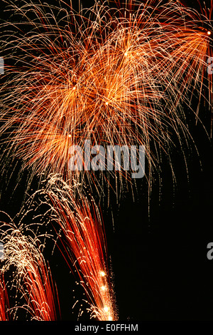 Irework explosifs pyrotechniques fireworks événement haut en couleur celecration la pyrotechnie spectacle Festival Québec, Canada Banque D'Images