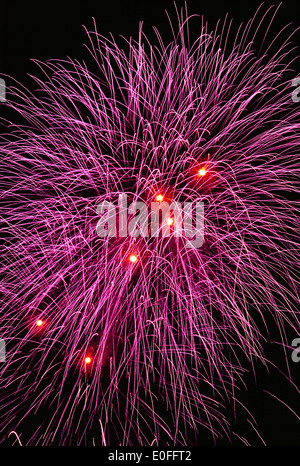 Irework explosifs pyrotechniques fireworks événement haut en couleur celecration la pyrotechnie spectacle Festival Québec, Canada Banque D'Images