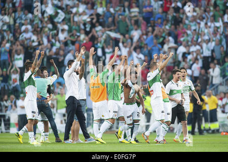 Elche, Espagne. Le 11 mai, 2014. Les joueurs d'Elche célébration dans le match entre Elche et le FC Barcelone, pour la semaine 37 de l'espagnol Liga BBVA joué au Martinez Valero Stadium, le 11 mai 2014. Photo : Aitor Bouzo/Urbanandsport Nurphoto /. Bouzo/NurPhoto © Aitor/ZUMAPRESS.com/Alamy Live News Banque D'Images