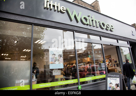 Peu de Waitrose magasin local à Clapham, Londres SW4 Banque D'Images