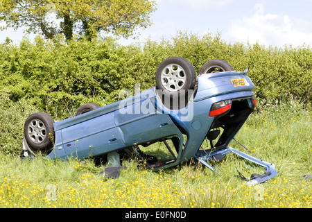 Accident de la route, véhicule voiture laminés Banque D'Images