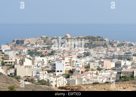 Vue panoramique de la ville de Rethymnon La 3ème plus grande ville sur l'île grecque de Crète. Banque D'Images