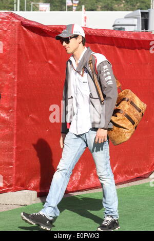 Barcelone, Espagne. 10 mai, 2014. FIA Formula 1 Grand Prix d'Espagne. Arrivant pour la journée de qualification, Adrian SUtil (GER) Sauber F1 Team © Plus Sport Action/Alamy Live News Banque D'Images