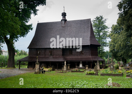 16e siècle, église en bois St Leonard Lipinica Murowana, le sud de la Pologne Banque D'Images