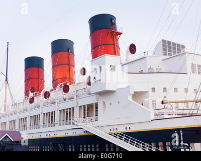 SS Columbia l'attraction, navire à passagers, le paquebot à vapeur à American Waterfront, Tokyo Disneysea. Le Japon. Banque D'Images