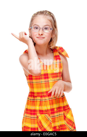 Petite fille avec des lunettes avec un doigt menaçant - Isolated on White Banque D'Images