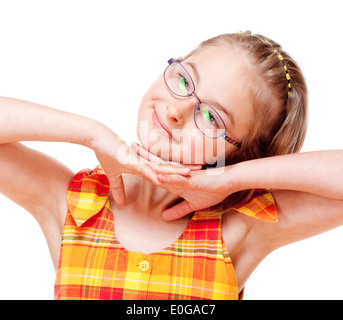 Portrait d'une petite fille aux cheveux blonds et verres - Isolated on White Banque D'Images