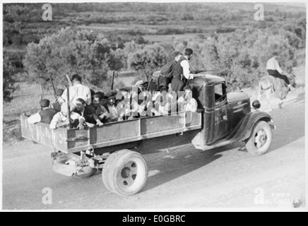 Des soldats sur leur chemin vers l'avant pendant la guerre civile espagnole Banque D'Images