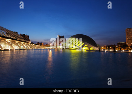 L'Hemisferic et Palau de les Arts Reina Sofia opéra, Cité des Arts et des Sciences, Valence, Valence, Espagne Banque D'Images