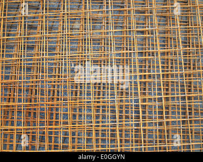 Rusty metal en forme de barres d'armature Banque D'Images