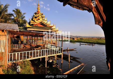 Dans la région de Nga Phe Chaung sur le lac Inle, Myanmar, Birmanie, Asie Banque D'Images