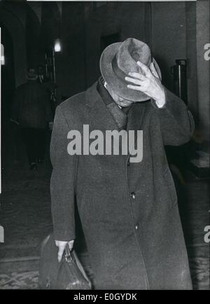 Jan 1, 1940 - L'image montre l'un des accusés, Gerhard Neubert sur son chemin à l'essai. Deuxième procès Auschwitz Défendeur Gerhard Neubert sur son chemin à l'essai. (Date précise inconnue). Banque D'Images