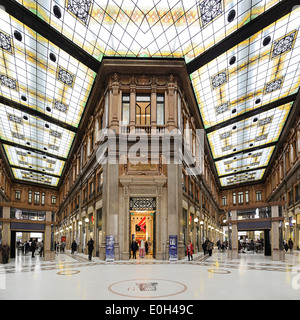 Rinascente, Shopping hall n style Art Nouveau, Site du patrimoine mondial de l'Rome, Rome, Latium, Italie, Latium Banque D'Images