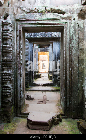 Couloir sans fin dans le Preah Khan Temple, Angkor, Cambodge Banque D'Images