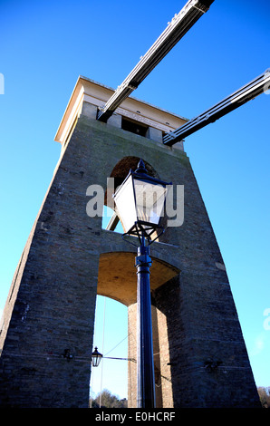 Vue de la tour du côté de bristol de Saint-caradec-trégomel suspension bridge Banque D'Images