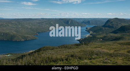 Et Bonne Bay Lookout Hills au parc national du Gros-Morne, à Terre-Neuve et Labrador, Canada Banque D'Images