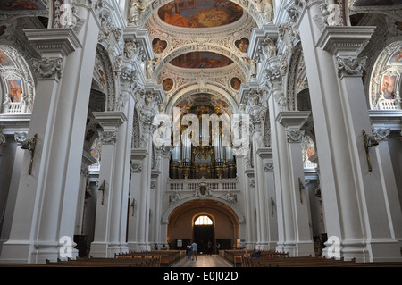 Intérieur de la cathédrale St Stephen, Passau, Allemagne. Banque D'Images