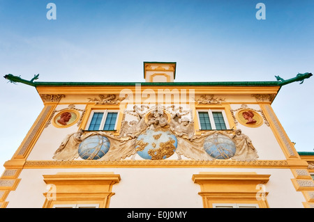 Panneau d'Uranus, conçu par Johannes Hevelius et al, sur le mur nord du Palais de Wilanów à Varsovie, Pologne Banque D'Images