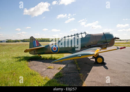 Biggin Hill, Royaume-Uni, le 14 mai, 2014. Un plan de formation Harvard FE788, à Biggin Hill Heritage Hangar lors de l'aperçu de la 70e commémoration de D Day Crédit : Keith Larby/Alamy Live News Banque D'Images