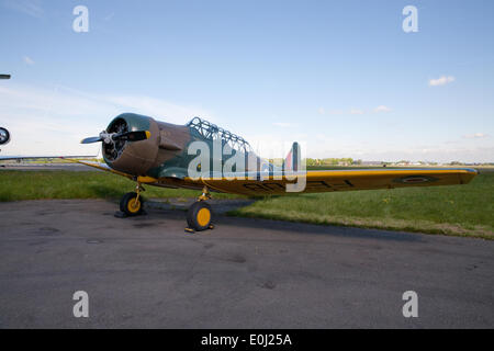 Biggin Hill, Royaume-Uni, le 14 mai, 2014. Un plan de formation Harvard FE788, à Biggin Hill Heritage Hangar lors de l'aperçu de la 70e commémoration de D Day Crédit : Keith Larby/Alamy Live News Banque D'Images