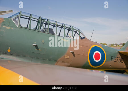 Biggin Hill, Royaume-Uni, le 14 mai, 2014. Un plan de formation Harvard FE788, à Biggin Hill Heritage Hangar lors de l'aperçu de la 70e commémoration de D Day Crédit : Keith Larby/Alamy Live News Banque D'Images