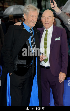 Patrick Stewart et Ian McKellen arrivent pour le UK Premiere de X-Men Days of Future Past. Banque D'Images