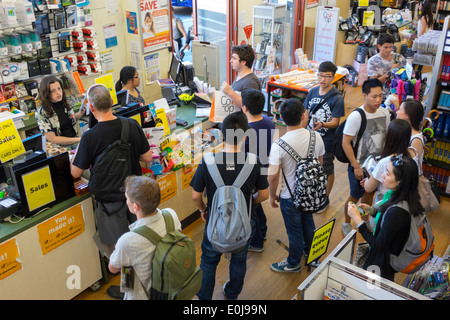 Sydney Australie,Nouvelle-Galles du Sud,The Co-op,librairie,livres,manuels,UTS,University of Technology Sydney,Etudiants éducation élèves élèves, ligne, Banque D'Images