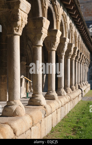 Détail architectural de la cathédrale cloître de la Seu de Urgell en Catalogne. Banque D'Images