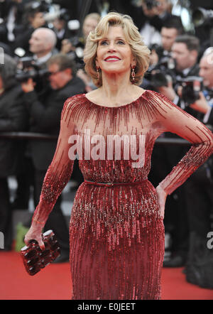 Cannes, France. 14 mai, 2013. L'actrice américaine Jane Fonda arrive sur le tapis rouge pour la cérémonie d'ouverture de la 67e édition du Festival de Cannes à Cannes, France, le 14 mai 2013. Le festival se déroulera du 14 au 25 mai. Credit : Ye Pingfan/Xinhua/Alamy Live News Banque D'Images