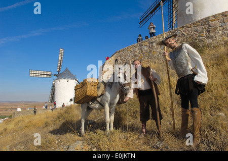 Consuegra. Représentation de l'Quichotte pendant le safran Rose Festival, province de Tolède, Route de Don Quichotte, Castille La Ma Banque D'Images