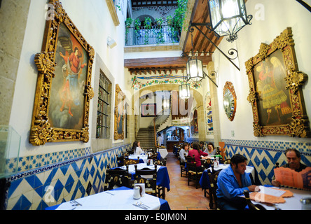 Le restaurant Le Café de Tacuba à Mexico, Mexique et fondé en 1912 dans un ancien couvent. Banque D'Images