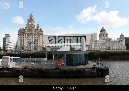 Le Pier Head à Liverpool, Royaume-Uni. Banque D'Images