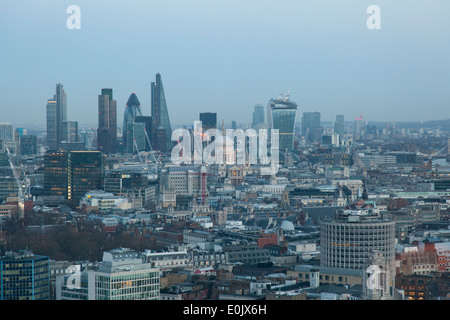 Vue sur Londres prendre dans certains de la célèbre architecture, prises à partir de la 33e étage de Centre Point, New Oxford Street Banque D'Images