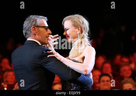 Cannes, France. 14 mai, 2014. L'actrice australienne Nicole Kidman et maître de cérémonie, l'acteur français Lambert Wilson, assistera à la cérémonie d'ouverture de la 67e assemblée annuelle du Festival du Film de Cannes, à Cannes, France, 14 mai 2014. Présenté hors compétition, le film "Grace de Monaco" ouvre le festival qui aura lieu du 14 au 25 mai. Photo : Hubert Boesl - PAS DE SERVICE DE FIL/dpa/Alamy Live News Banque D'Images