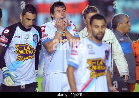 Buenos Aires, Argentine. 14 mai, 2014. Les joueurs de l'arsenal de Sarandi réagir après les quarts deuxième jambe match de la Coupe Libertadores 2014, contre Nacional. tenue à la Julio Humberto Grondona Stadium, à Buenos Aires, Argentine, le 14 mai 2014. Credit : Victor Carreira/TELAM/Xinhua/Alamy Live News Banque D'Images