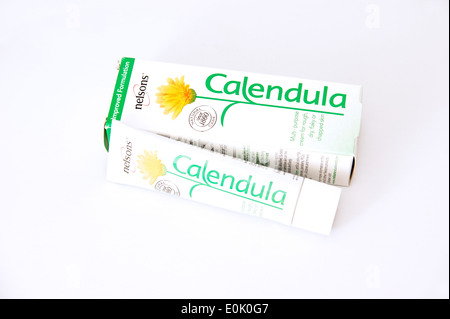 Tube de crème calendula Nelsons pour apaiser la peau traitement homéopathie homéopathie / Banque D'Images