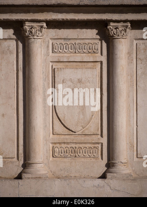 Ponza, Ombrie, Italie ; détail de la fontaine de piazza Silvestri Banque D'Images